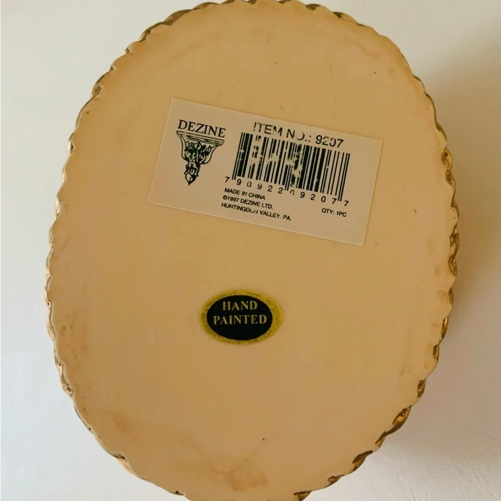 Vintage dezine trinket box